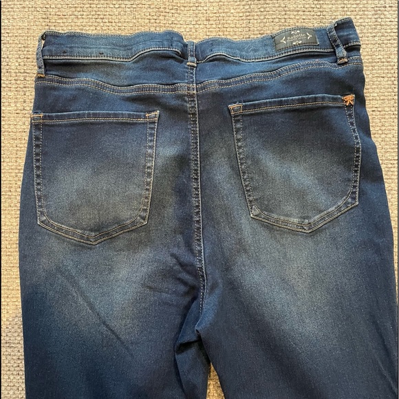 Nanette Lepore Jeans, High Rise Skinny, size 12 - Picture 2 of 4